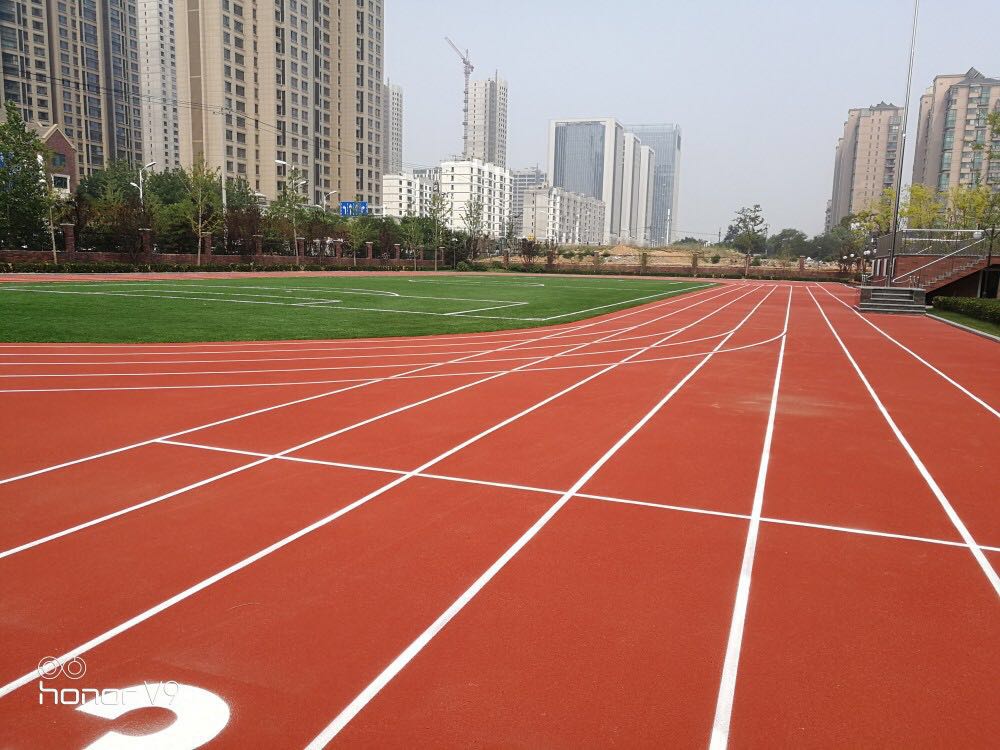 四平市第五中学南校区田径场